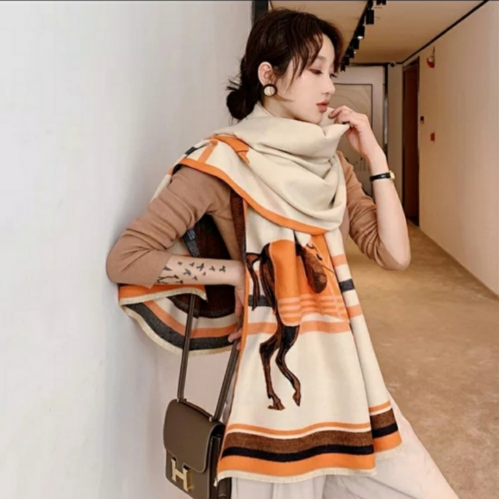 RESTOCKED! ⭕ 100% Cashmere Horse Scarf/ Shawl